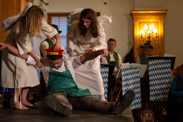 pettendorftheater-theatertour-253DA7A6C6-F785-23C4-F6EE-B75A34849A09.jpg